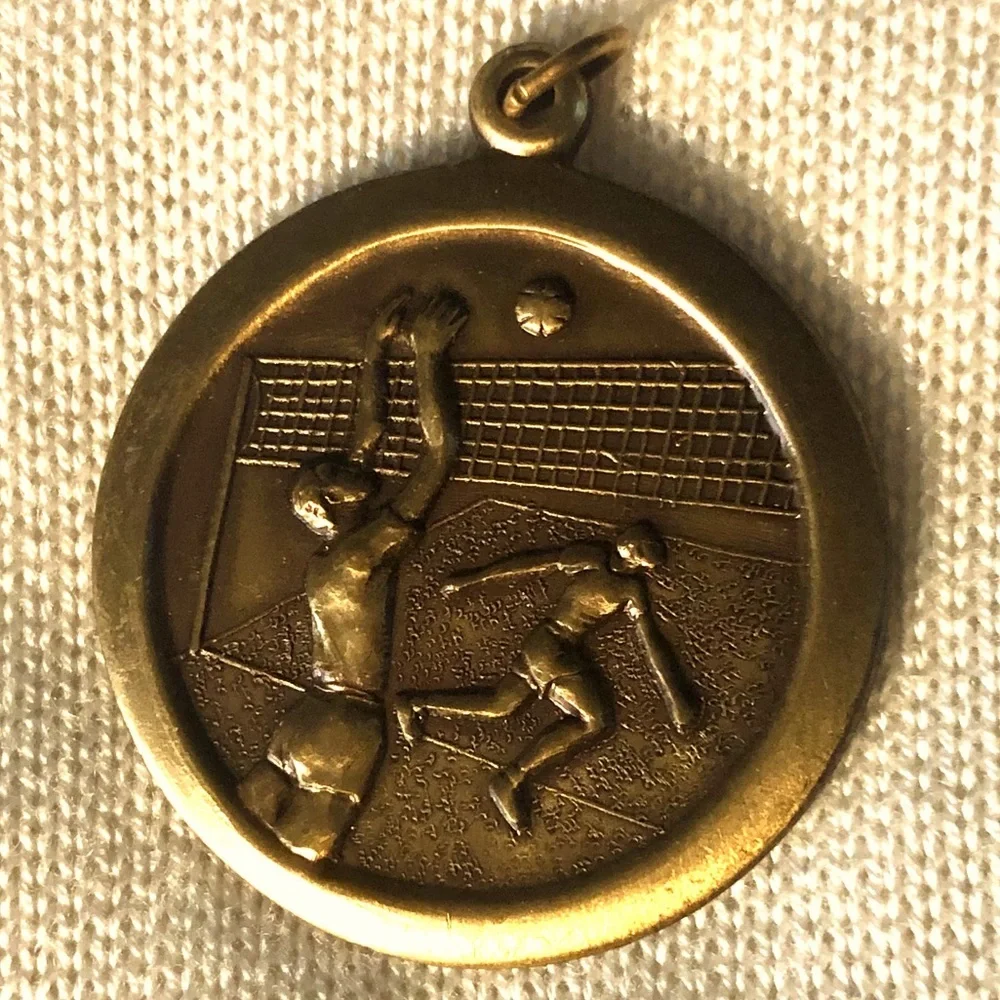 VOLLEYBALL PENDANT MEDAL BRASS TONE VINTAGE CHARM